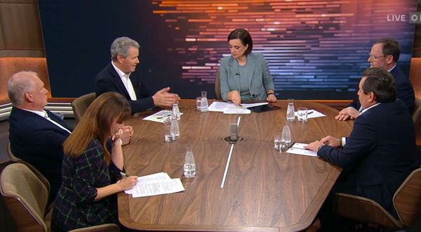 Fetter-Funktion-rsbauch-und-wenig-Servicemuskeln-Kammerj-ger-Schellhorn-in-Das-Gespr-ch-