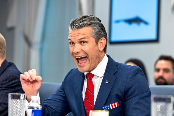 US-Verteidigungsminister-bestellt-Gener-le-und-Admirale-aus-aller-Welt-zu-Treffen-ein