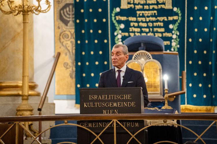 Michel Friedman in der Wiener Hauptsynagoge in der Seitenstettengasse in Wien, wo er am Mittwochabend zu Gemeindemitgliedern sprach.