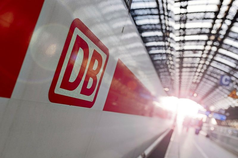 Deutsche Bahn soll im Fernverkehr 21.000 Sitzplätze streichen wollen – Konzern dementiert