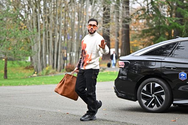 Leiser-Luxus-in-XL-Warum-tragen-Fu-ballspieler-jetzt-teure-Handtaschen-