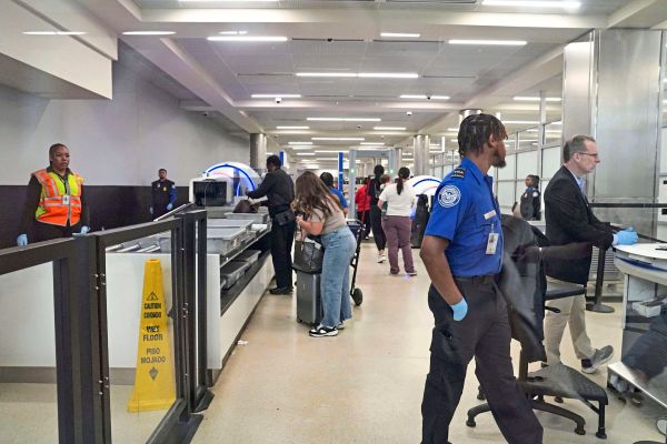 US-Shutdown-Musk-will-Geh-lter-von-Flughafen-Sicherheitsleuten-zahlen