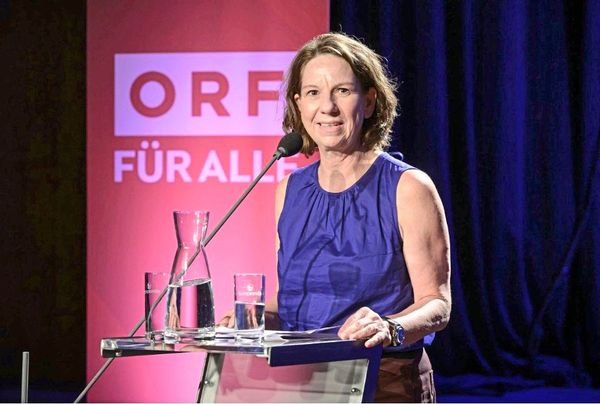 -Ohne-Zuh-ren-geht-s-nicht-Barbara-Wolschek-mit-Axel-Corti-Preis-ausgezeichnet