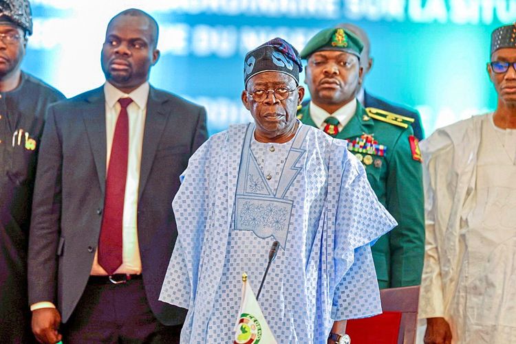Der Nigerianer Bola Tinubu sitzt derzeit dem Staatenbund Ecowas vor. Gegen die Putschisten im Niger hat aber auch er bisher kein Rezept.