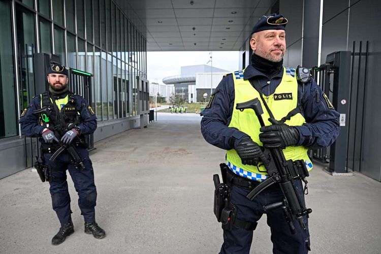Zwei schwedische Polizisten.