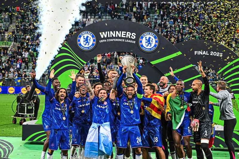 UEFA bittet Barcelona und Chelsea mit hohen Strafen zur Kasse