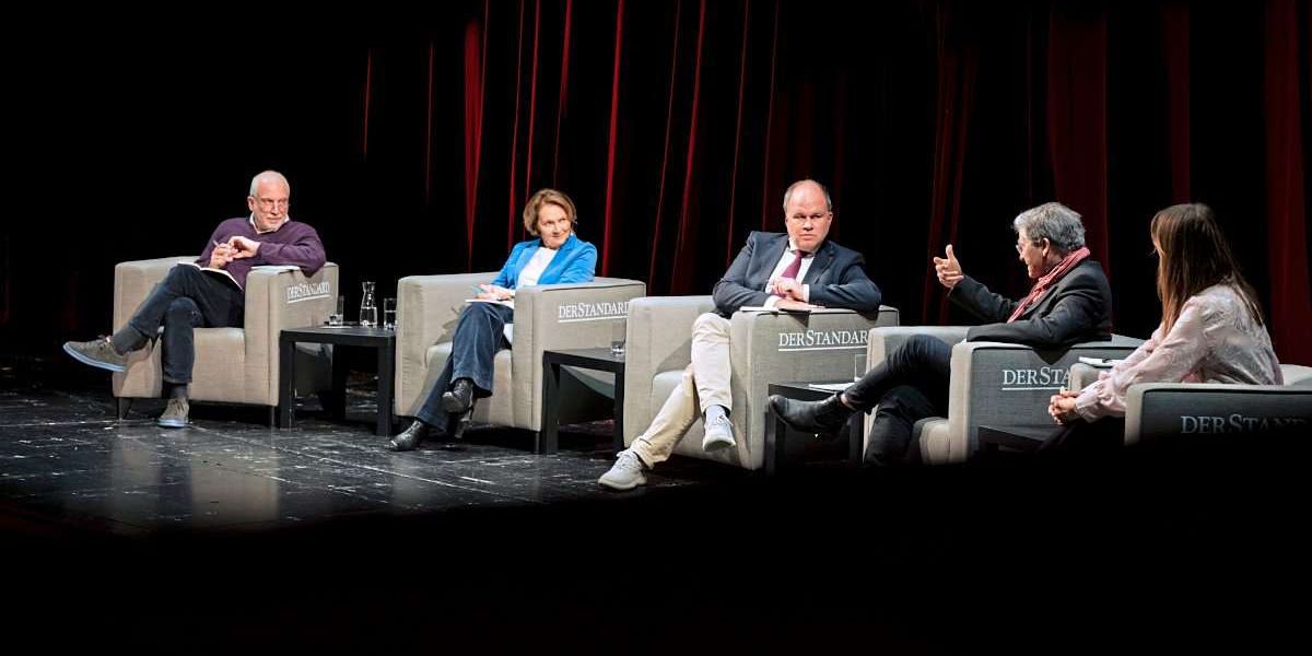 Burgtheater-Debatte über rechte Gefahr für Demokratie: "Das Pendel ist zurückgeschwungen"