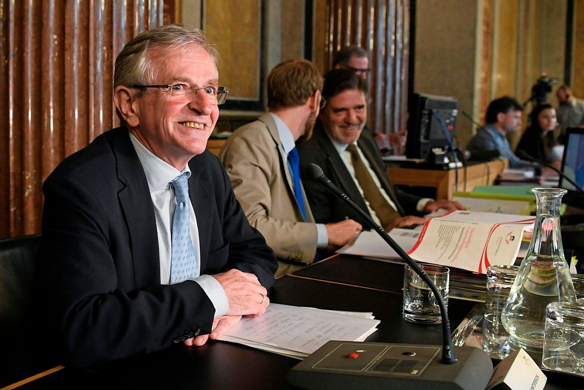 Molterer im U-Ausschuss: Kein Einvernehmen über Eurofighter-Vergleich