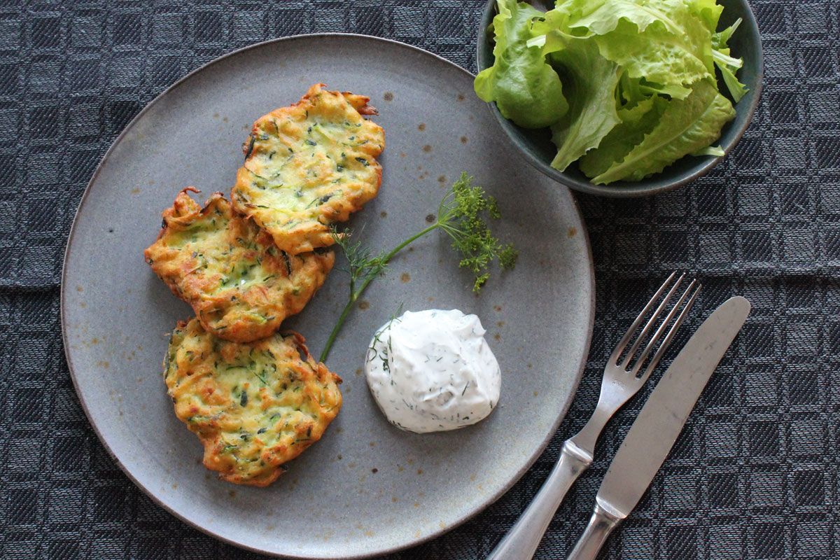 Zucchinilaibchen mit Dilljoghurt - Rezepte - derStandard.de › Lifestyle