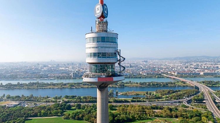 Wiener Donauturm erhält eine Rutsche in 165 Metern Höhe