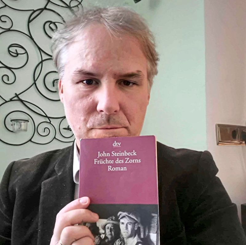 Hallo, was lesen Sie, Martin Schenk?