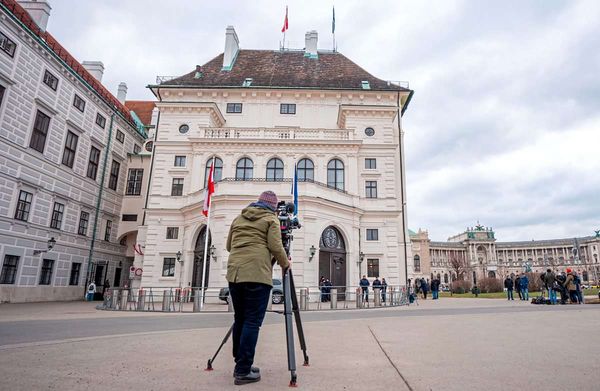 pr-sident-will-von-fp-und-vp-rasch-und-endg-ltig-eine-entscheidung-heute-wieder-gespr-ch-von-kickl-und-stocker