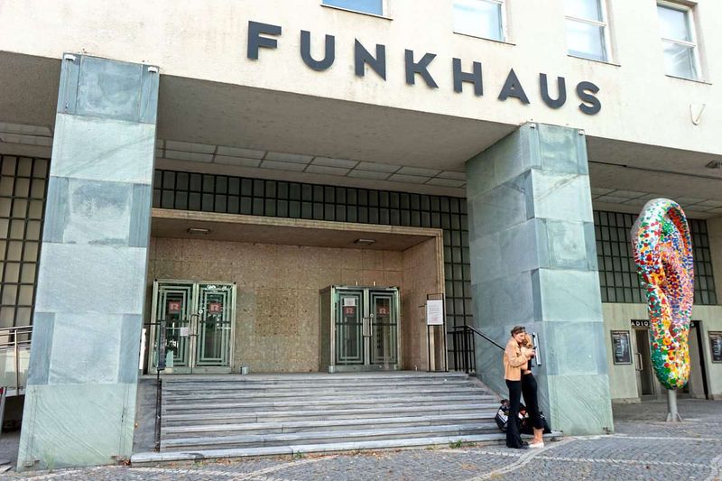 Künstler- statt Radiostudios: 73 Ateliers ziehen ins Wiener Funkhaus