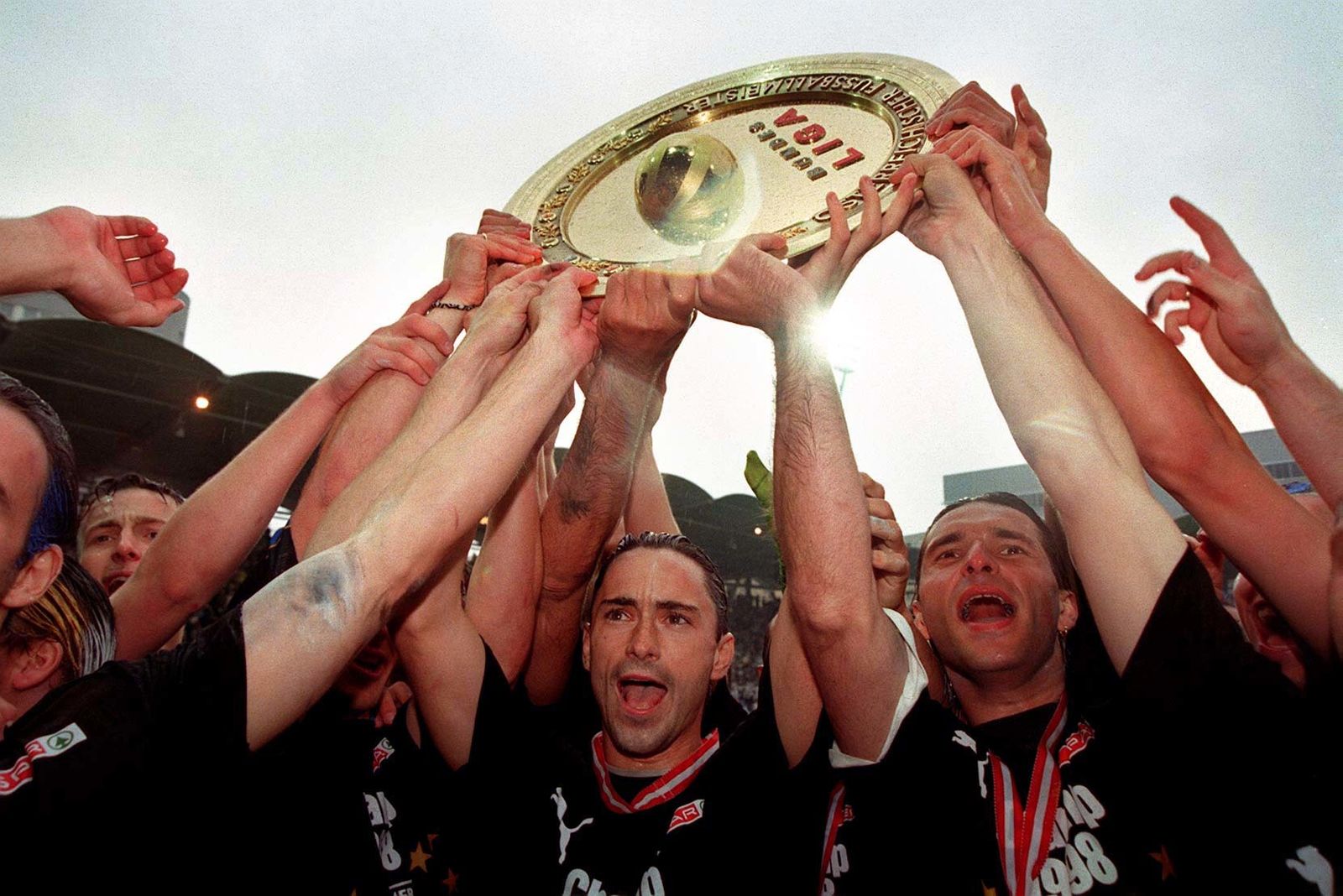 als-g-nther-neukirchner-mit-dem-klapprad-in-die-champions-league-fuhr