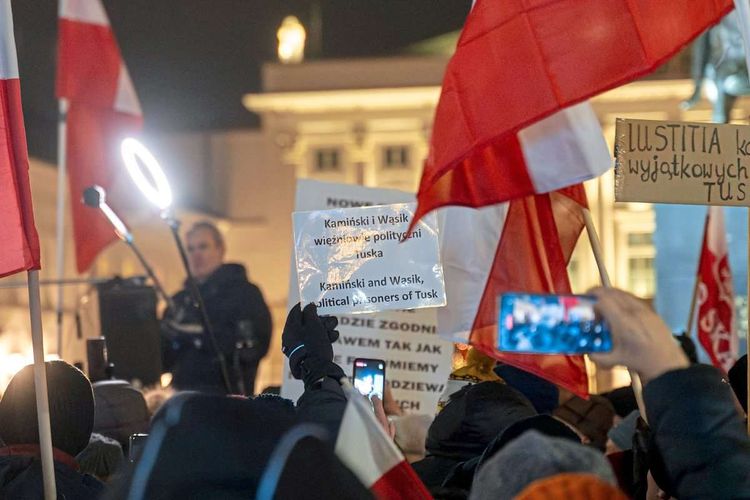 Demo vor Polens Präsidentenpalast