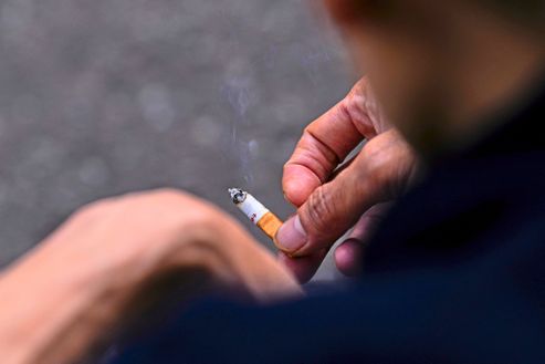 Steuern auf Vapes halbiert: EU-Rat verwässert Pläne für Zigaretten und Co -  Panorama