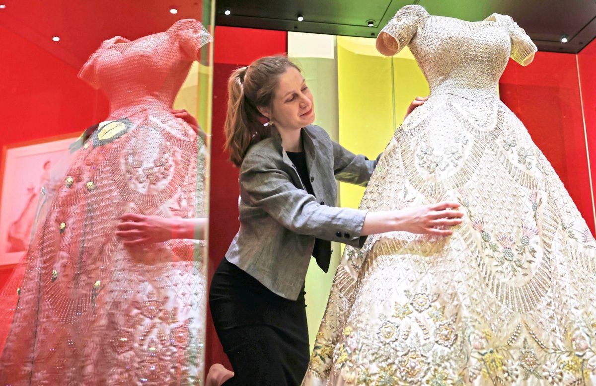 Zum 100. Geburtstag der verstorbenen Queen: Prächtiges aus der royalen ...