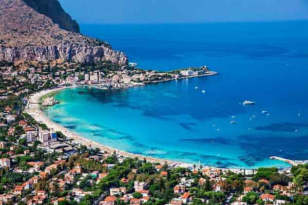 Die-zehn-sch-nsten-St-dte-mit-Strand-in-Europa