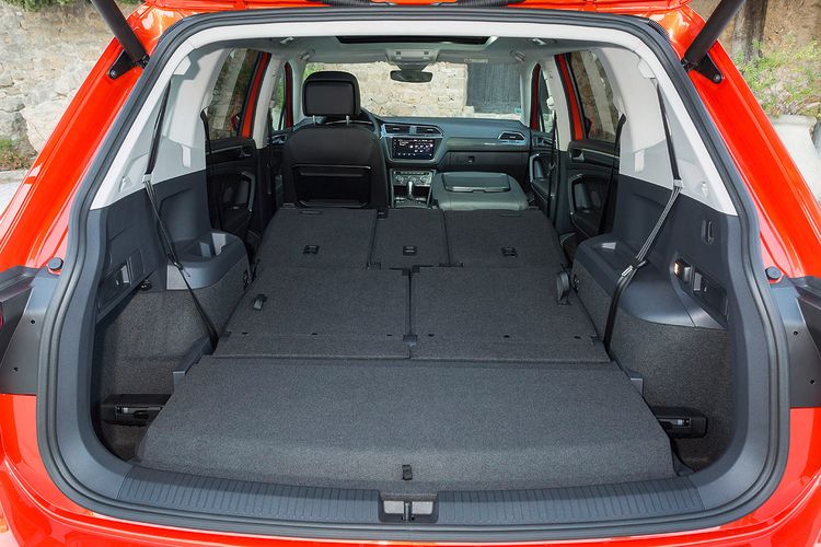 VW Tiguan Allspace: Für Siebensachen oder sieben Sassen - Mobilität -   › Lifestyle