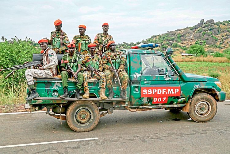 Sudanesisches Militär auf Auto