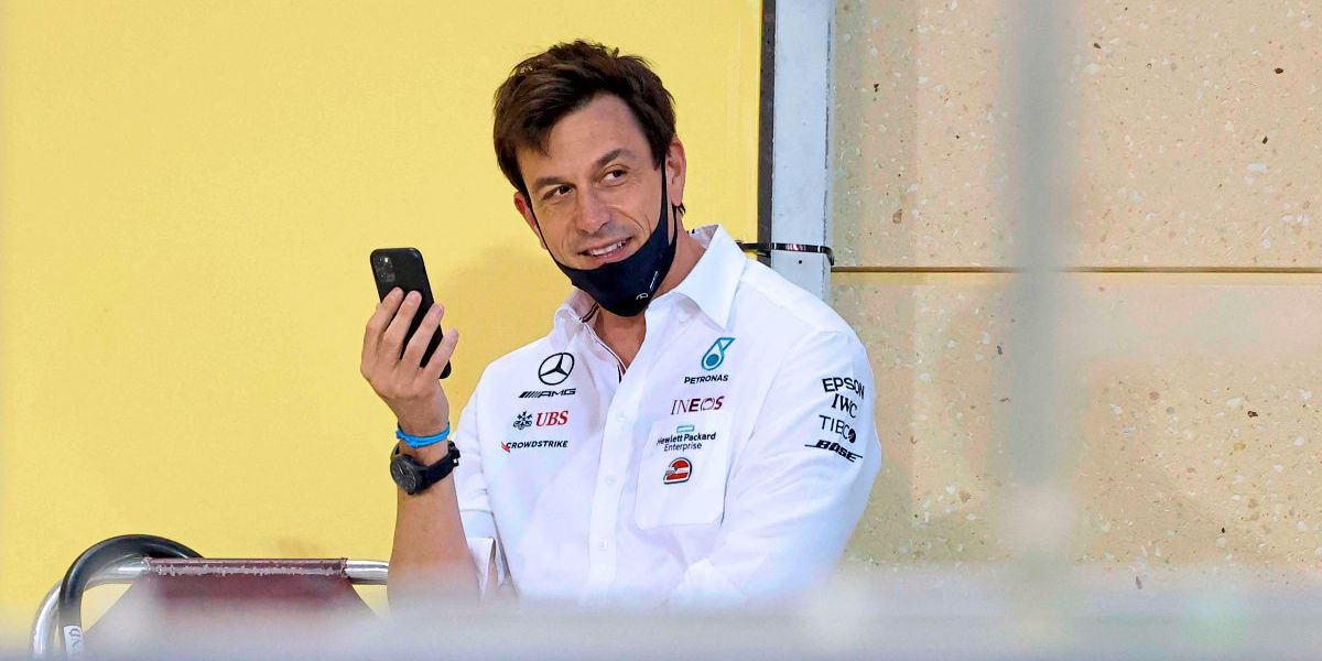 Wolff: "Hamilton weiß am besten, ob er in einer Kurve überholen kann" - Vimarsana News