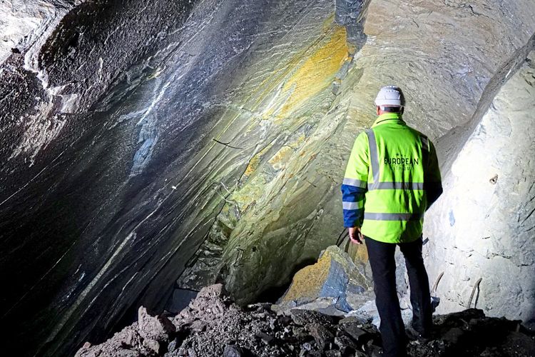 Das Bild zeigt Dietrich Wanke, CEO von European Lithium, in einer Lithium-Mine.