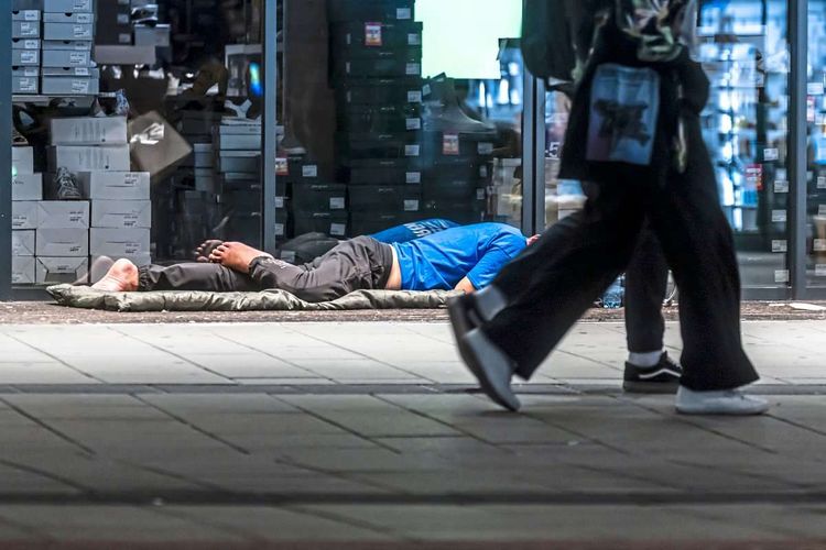 Obdachloser auf Mariahilferstrasse in Wien
