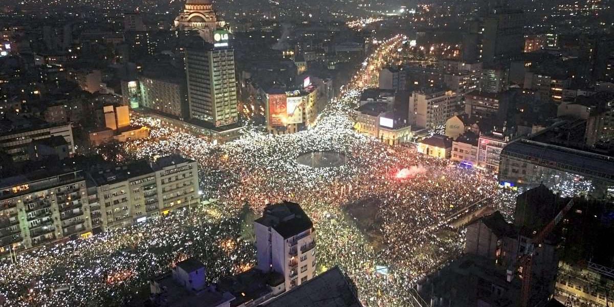 "Aufpumpen für Serbien" – Hunderttausende fordern Rechtsstaatlichkeit in Belgrad