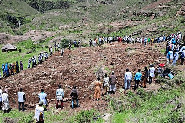 Wettlauf-gegen-die-Zeit-wegen-Seuchengefahr-nach-Erdrutsch-in-Darfur