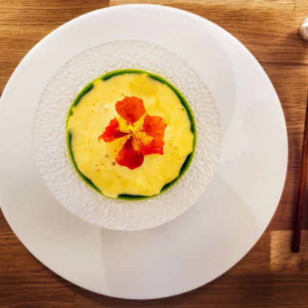 Rituelles-Gourmet-Hochamt-im-neuen-Restaurant-Addiert