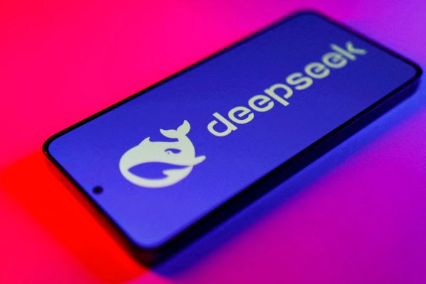 Insider-DeepSeek-arbeitet-f-r-Chinas-Milit-r-und-umgeht-US-Embargo