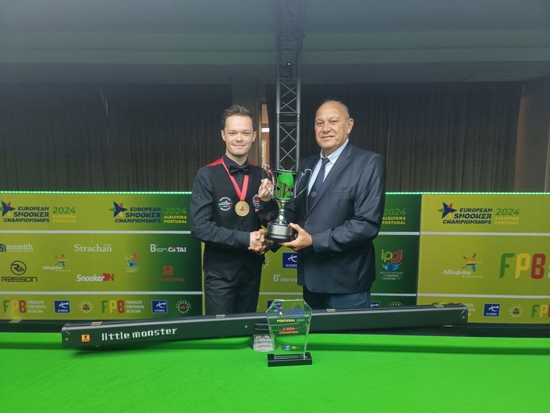 Nüßle gewinnt in Portugal 6-Reds-Snooker-EM-Titel