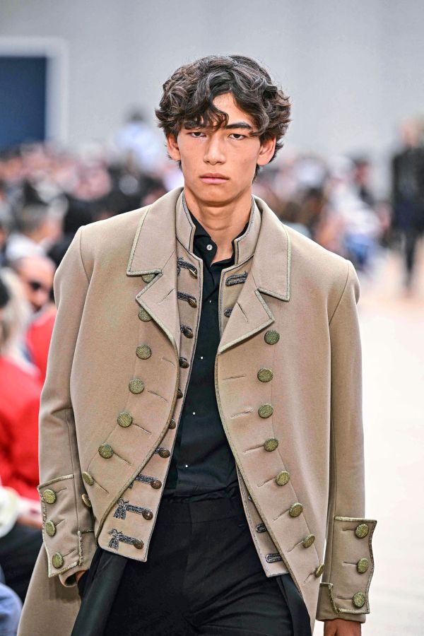 Mini-Napoleons-Warum-sind-ausgerechnet-jetzt-wieder-Milit-rjacken-angesagt-