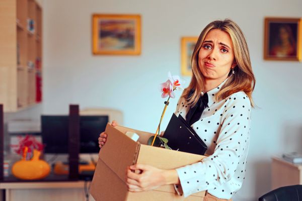 Vier-von-zehn-Frauen-k-ndigen-wegen-niedriger-Geh-lter