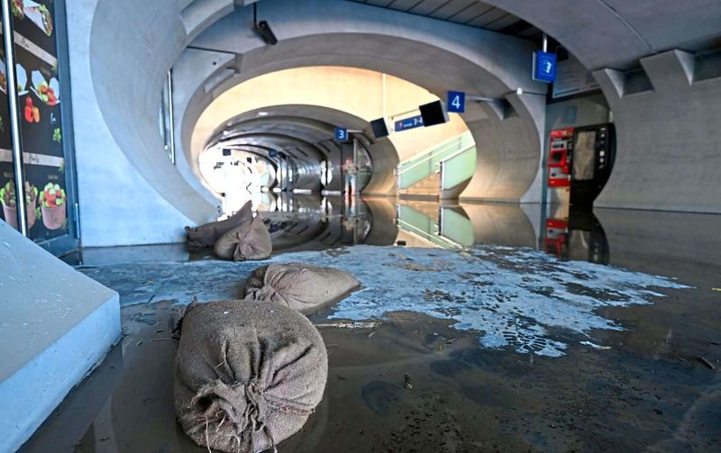 S-Bahnen fahren nach Unwetter wieder durch Tunnel bis Tullnerfeld