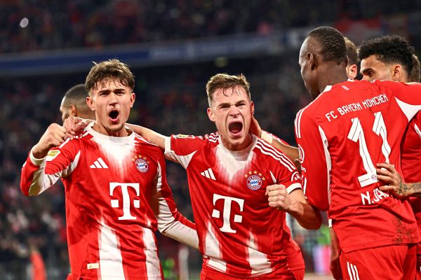 Bayern-m-hen-sich-zu-sp-tem-Sieg-gegen-St-Pauli-Friedl-trifft-f-r-Bremen