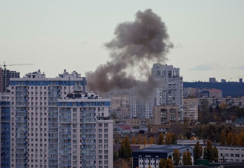 Ukrainische Luftabwehr im Einsatz gegen russischen Beschuss auf Kiew