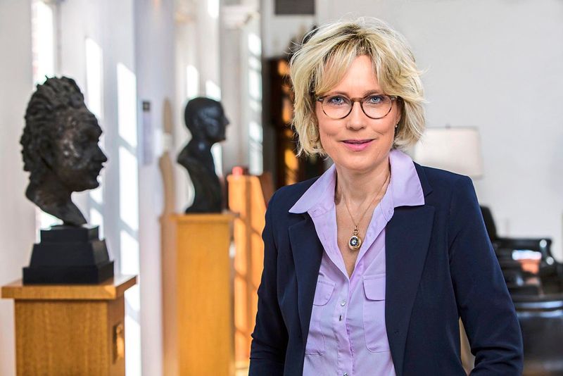 Historikerin Urbach: "Die Royals stehen weiterhin über dem Gesetz"