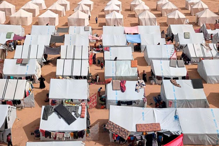 Zahlreiche Binnenvertriebene in Rafah sind derzeit in provisorischen Unterkünften wie Zelten untergebracht.