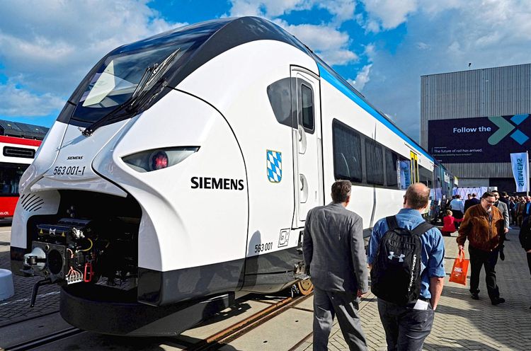 Auf der Bahntechnikmesse Innotrans in Berlin stellte Siemens vor einem Jahr die Wasserstoffvariante des Regionalzugs Mireo vor. 