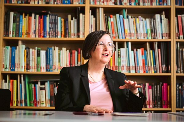 Expertin-Vogler-Staaten-verhandeln-ber-Medikamentepreise-mit-verbundenen-Augen-