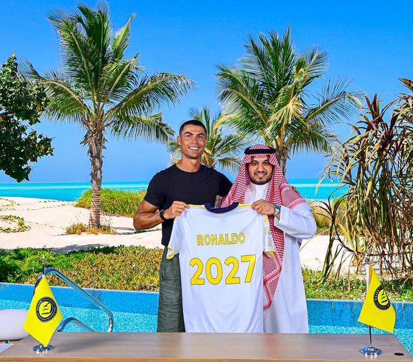 Ronaldo-unterzeichnete-neuen-Vertrag-bei-Al-Nassr-bis-2027