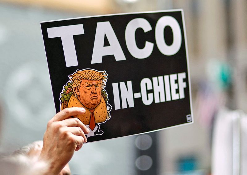 Trump Always Chickens Out: Macht "TACO" tatsächlich immer einen Rückzieher?