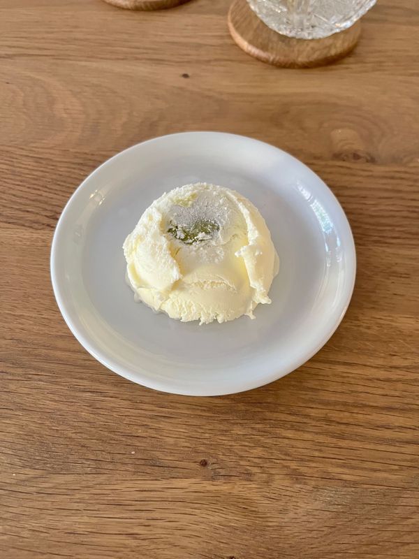 Eis-Rezept-mit-gezuckerter-Kondensmilch-Wir-basteln-eine-gefrorene-Kalorienbombe