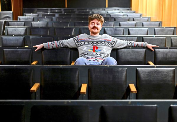 Witze-aus-dem-Wollpullover-Benedikt-Mitmannsgruber-ist-saukomisch