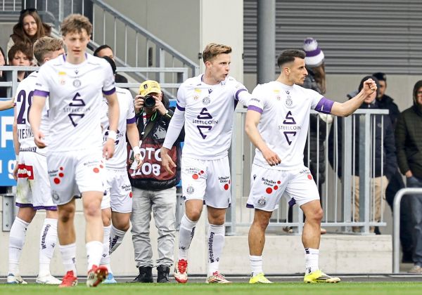 Austria-springt-mit-knappem-Sieg-in-Hartberg-zumindest-vorerst-auf-Rang-zwei