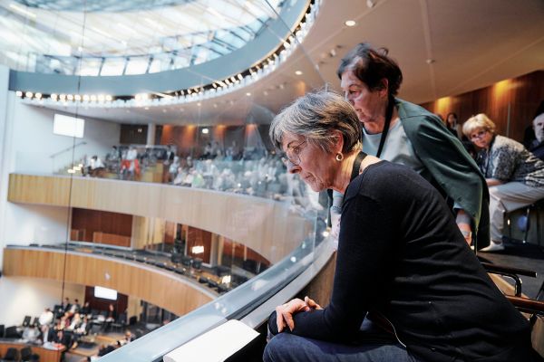 Diskussion-ber-eigene-Personalagentur-f-r-Parlament