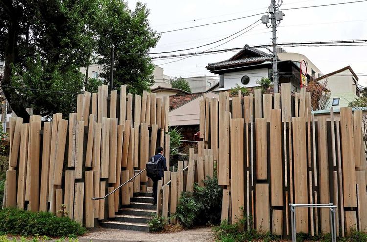 WC-Anlage im Nabeshima Shoto Park, entworfen vom Architekten Kengo Kuma: 