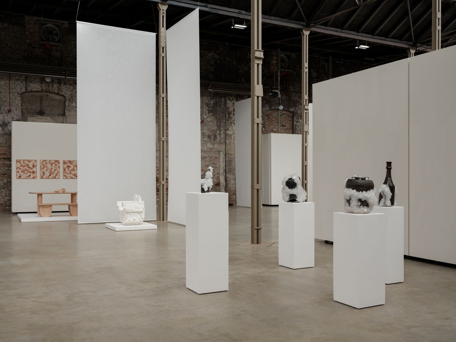 Die von Anna Carnick kuratierte Ausstellung 