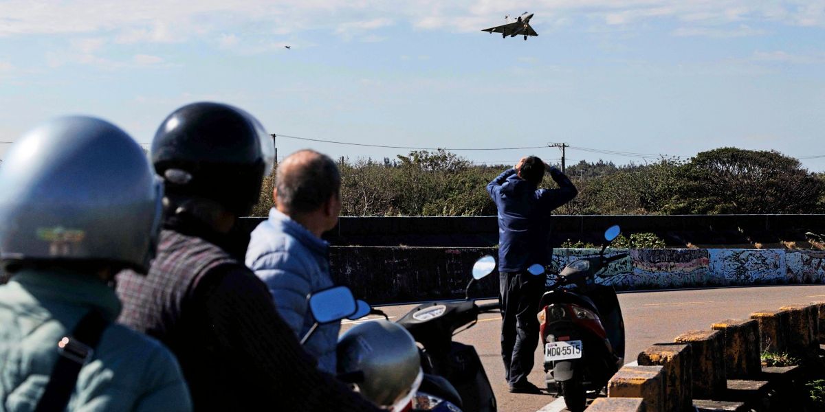 China Sends Jets Towards Taiwan – Tensions Rise